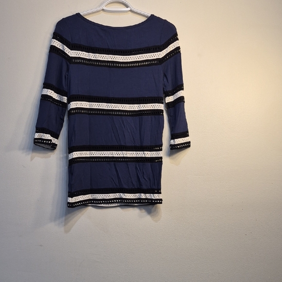 Le Chateau Navy Blue Top - Picture 3 of 5